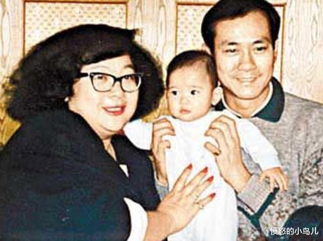 郑少秋|郑少秋3妻4女，长女走在路上不认识，二女儿继承上亿资产