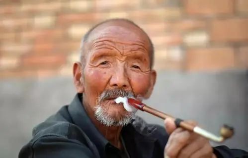 池塘|背山面水都是风水宝地,为何门前开方塘反而不好?