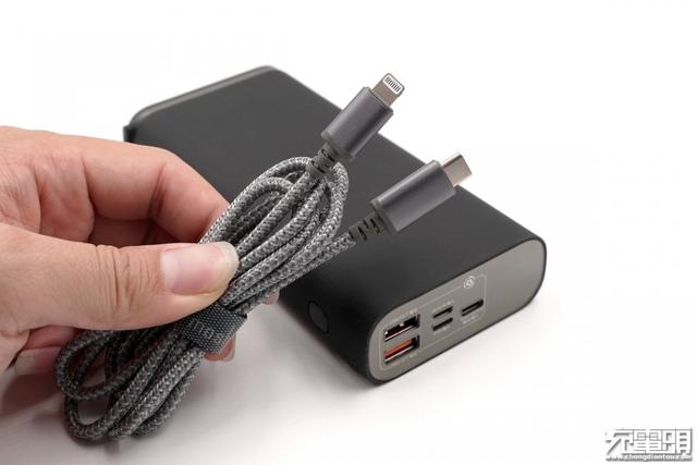 lightning|苹果iPhone的最佳伴侣！7款Lightning快充口充电宝选购指南