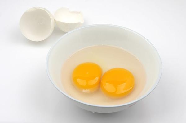 脑梗|脑梗竟是“吃”出来的？告诫：这4种食物不忌口，血管迟早黏成粥
