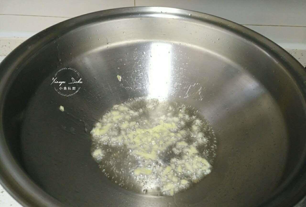 []它是清肠草，2块钱1大把，一周吃三次，清肠刮油，大肚腩不见了