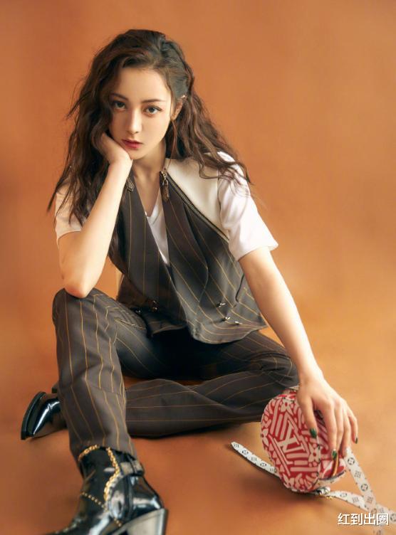 迪丽热巴|因颜值崩塌而屠屏，被嘲营销大户，失去了美貌的迪丽热巴还剩什么