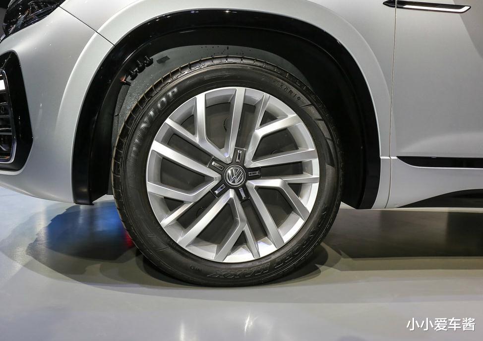 「大众汽车」大众探岳X亮相，比汉兰达帅气，真皮内饰配置丰富，搭2.0T+四驱