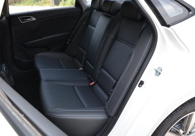 现代名图▲又一合资“跳水价”！13万下探到9万，油耗6.3L，开不坏却没人买