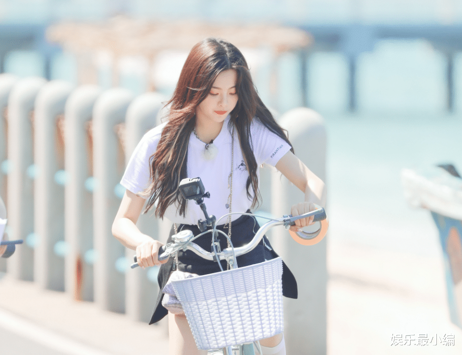 孟美岐|孟美岐录制《跑男》,杨超越加入《中餐厅》,粉丝却只羡慕吴宣仪