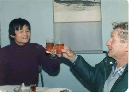 马云|马云的第一贵人莫利：资助马云买湖畔花园，后成为阿里的诞生地