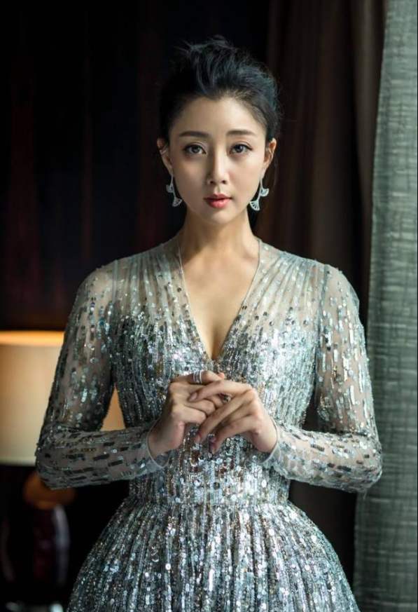 殷桃|她“年轻时”迷倒一大片男人，却不结婚也不生孩子，如今39岁甜的像个水蜜桃！