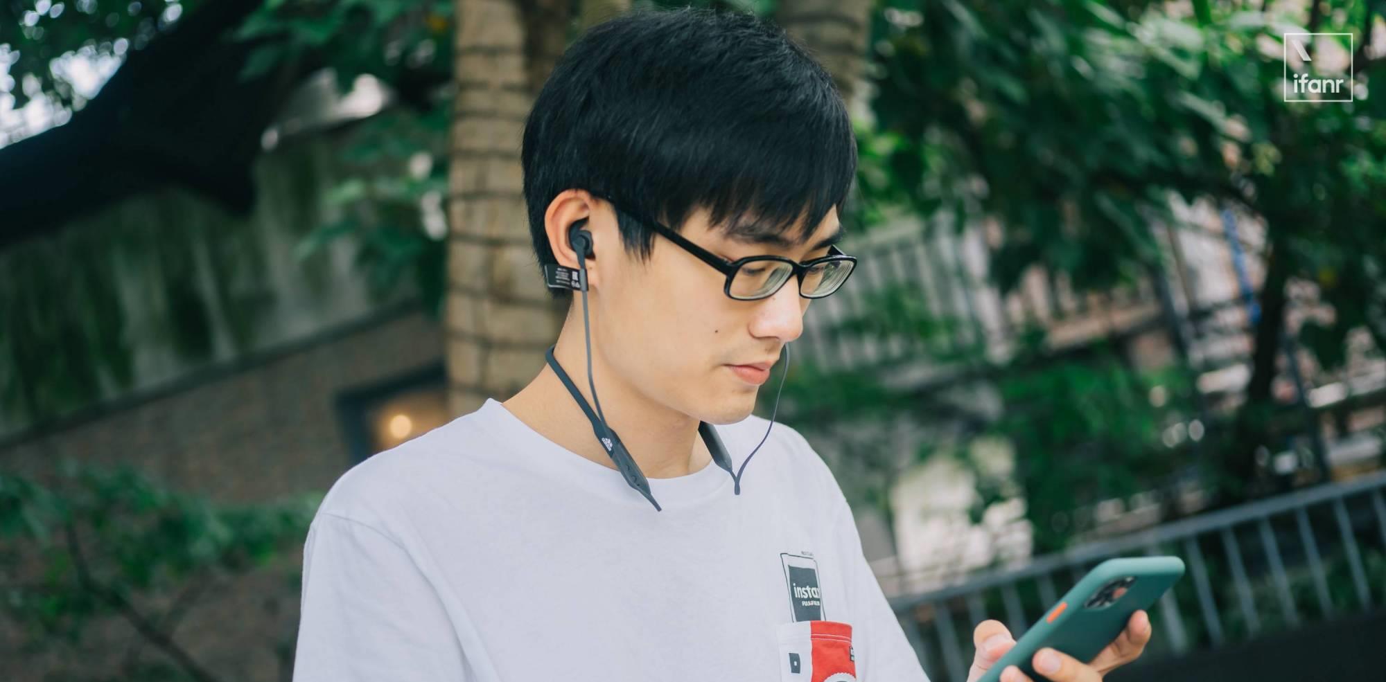 雷柏|身轻 23g、续航 12 小时，这样的阿迪达斯新耳机听起来怎么样