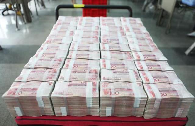 【加纳】血汗、暴富、枪战：疫情中在非洲淘金的中国人，正以命相搏