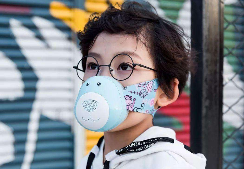 【n95型口罩】学生返校戴N95口罩上体育课，当医生的妈妈急了：快摘掉