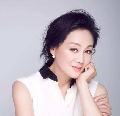 「王姬」女演员王姬一双儿女：女儿29岁闭月羞花，儿子27岁智商却只有4岁