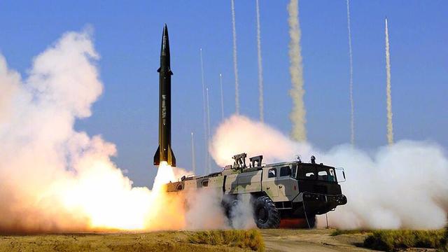 美军|东风26打响第一枪？美核航母紧急撤离，上百架战机直扑日本海