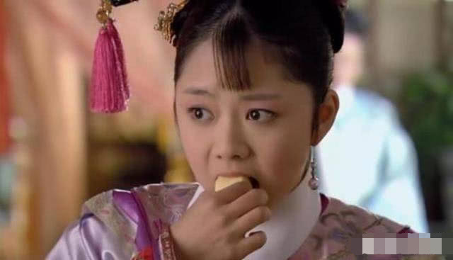 甄嬛传▲《甄嬛传》：淳儿为何一日三餐后还要吃很多甜点？甄嬛后来才知道！