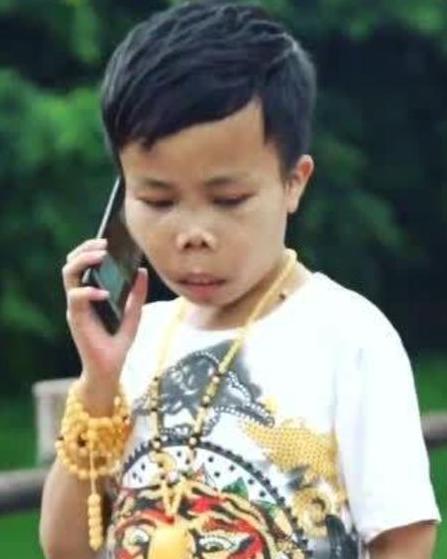 外星人|一夜成名的“外星人”陈山，24岁身价5亿，后来怎么“消失”了？