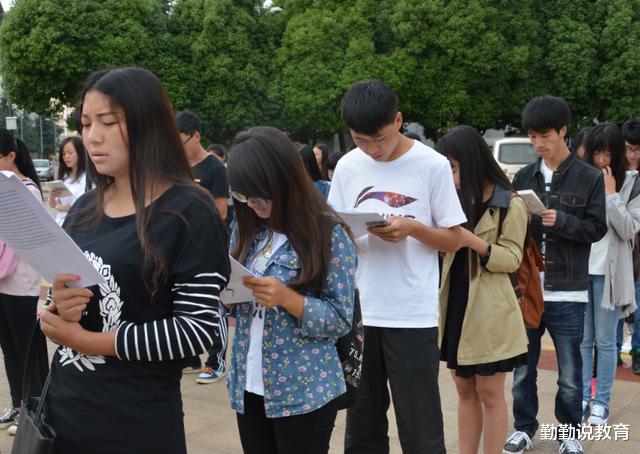 身份证|明年高考有可能“取消”英语吗?专家坦然回答,学生有喜有悲