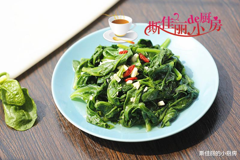 健脾▲便秘最怕这菜,隔天吃1次补钙质排出黑宿便,肚子平了腰变细了