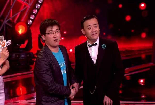 电影院|他学吴京“砸家当”后拍电影，票房才0.002亿，现在沦为网红