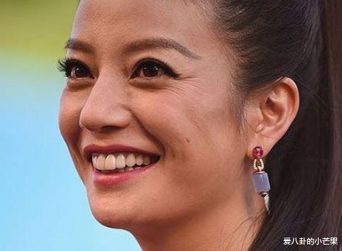 周迅|外媒镜头下中国女星全变样：秦岚如“换头”，周迅满脸爆痘，佟丽娅又黑又老