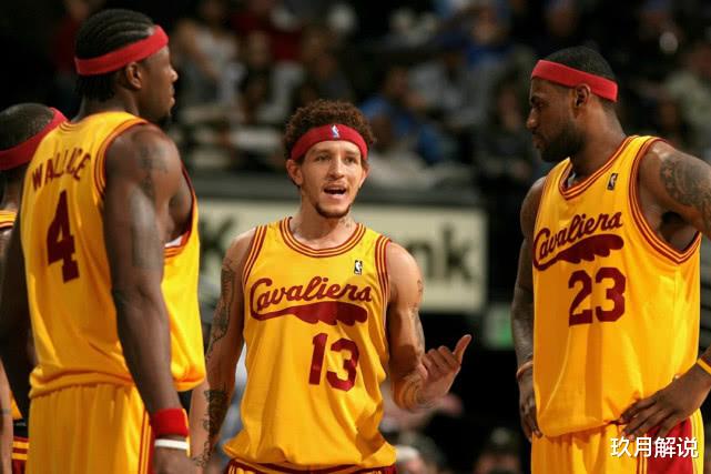 退休金@科比退役从NBA领了一千万退休金,那韦德呢?说出来你可能不信
