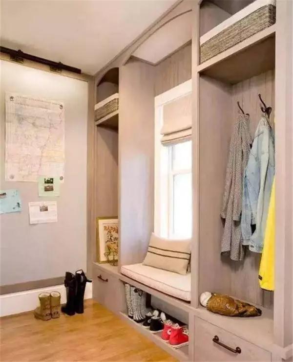 【】别小看玄关，这样设计一下，分分钟多出一个衣帽间