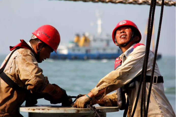 |金属高温熔化后会变成液体，那木头怎么样才能变成液体？