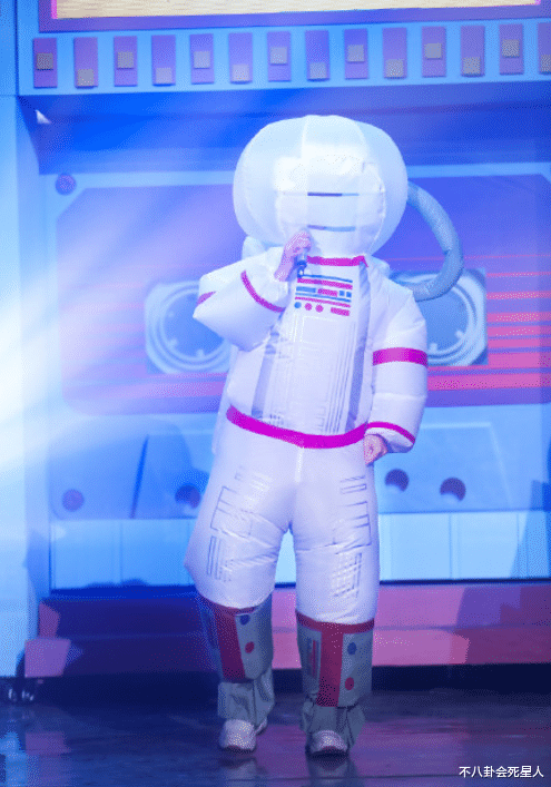 #谢娜#《快本》谢娜又双标？对千玺礼待有加，却冷淡回应张雨剑只说一字