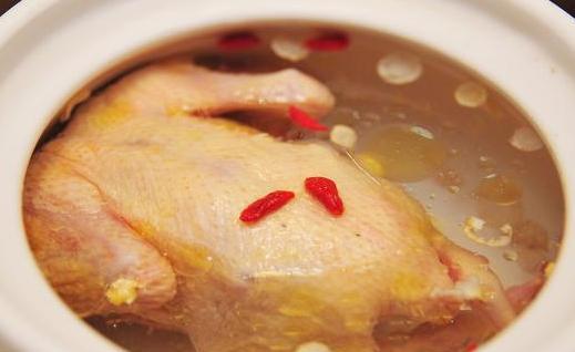 红枣|一鸽胜九鸡，鸽子汤怎样做才好喝？试试此做法，肉嫩汤鲜，太香了