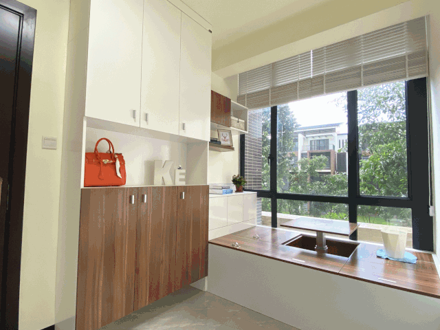 设计师|119平的三房两厅实装案例,全屋家具胡桃木配白色系,简直美哭了