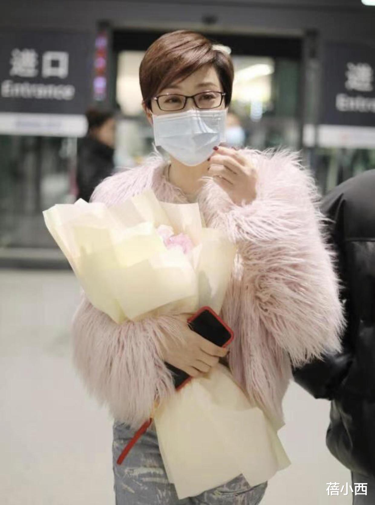 范冰冰|陈法蓉哪像66年的人？穿毛绒粉色外套配短发，状态好得让人羡慕