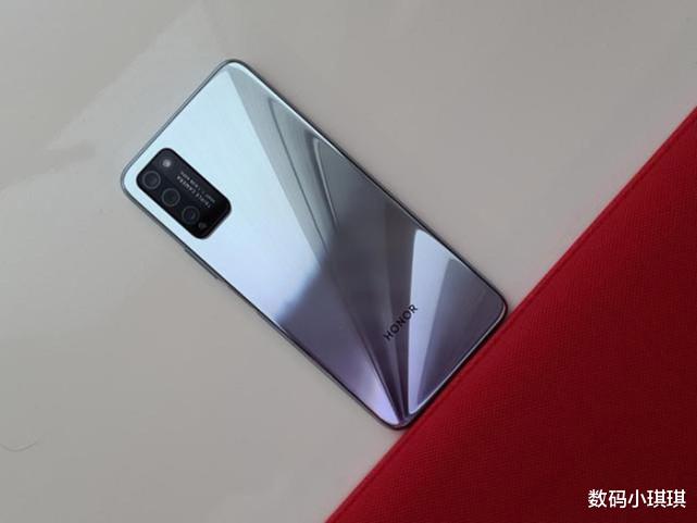 |麒麟820+20倍变焦+40W！128G跌至千元，已是最高性价比千元机