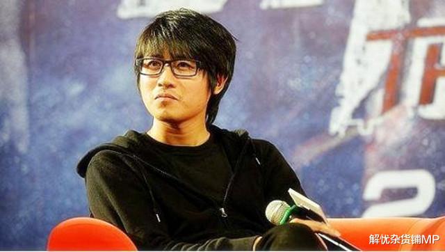 余秋雨|余秋雨曾火爆一时，如今为何那么多人骂？王朔：真得骂他一个傻X