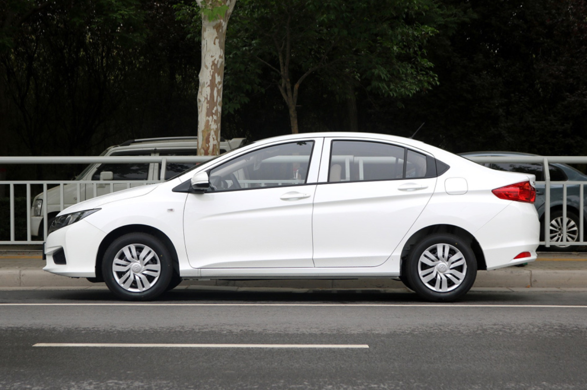 本田锋范|本田又一经典合资车倒下，15万跌至6.5万，大幅降价仍换不到销量