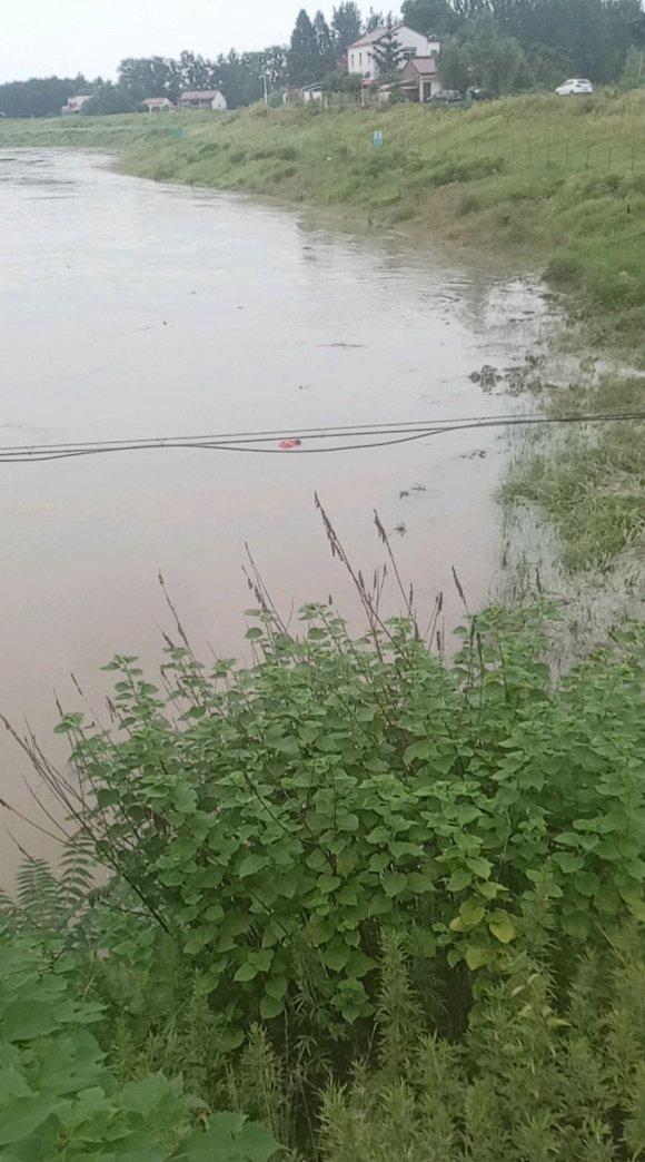 六安：浮尸？六安钓鱼人早起钓鱼，河面却漂来一具“不明物体”