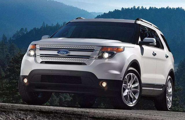 福特探险者▲我并非是喜欢老派，只是这国产探险者真的没有以前帅