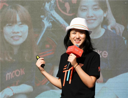 胡玮炜|那个将摩拜单车卖给美团,套现27亿的胡玮炜,如今生活让人羡慕