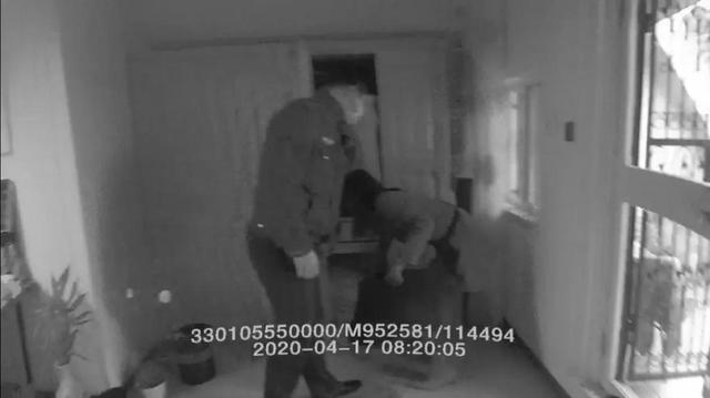 「上海市」浙江一女子家境不错却屡次在商场偷衣服!她说:款式不错,挺适合自己