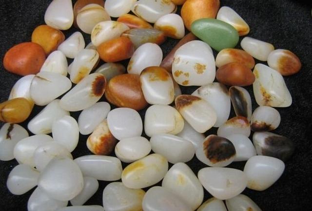 翡翠|在选购和田玉的过程中，牢记这几点基本特征，你才会选对！