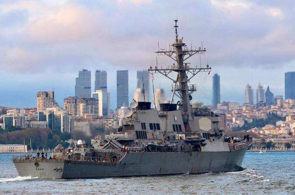 「美国」半步不退坚决亮剑，美军舰遭遇耻辱，日媒：30年来首次