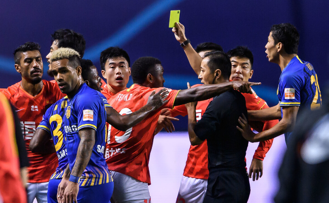 中国足协|国安上港比赛争议判罚已处理，足协表示不能公开：这是国际惯例