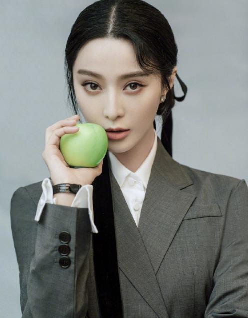 范冰冰|李晨已成过去式，范冰冰与廖凡手牵手，同框出镜太甜蜜