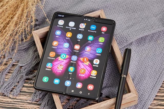 软件|从三星Galaxy Z Fold2 5G看手机行业：屏幕技术正在引领变革