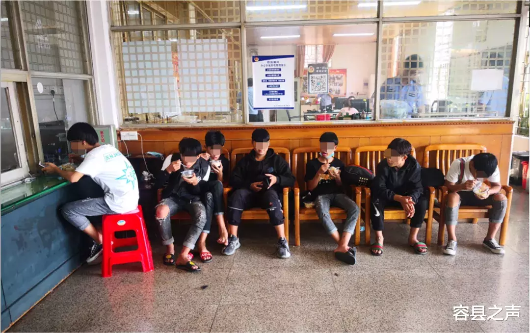 容县之声|广西7少年开两摩托300多公里到广东，最大的才15岁