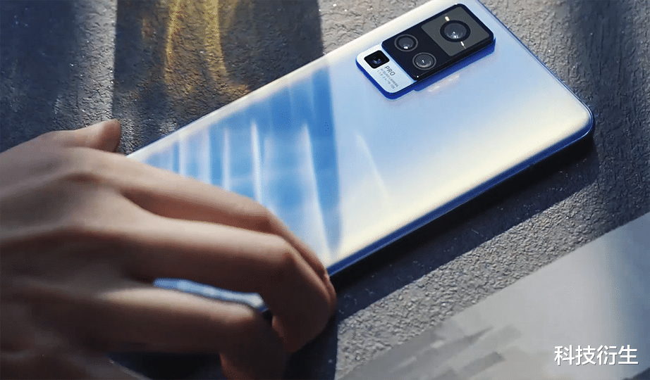 充电器|vivo新机终于来了！配置位于中端机，价格有点飘