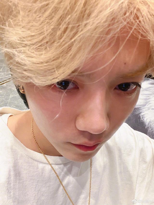 鹿晗■关晓彤鹿晗领证了?高调官宣、低调秀恩爱,终于有结果了!