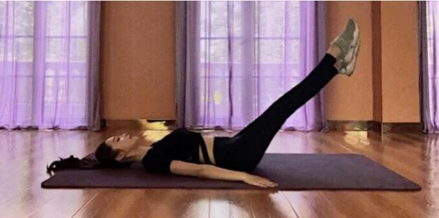 【臀部】人间极品!越南第一美女「芝芙」犯规身材+绝世脸蛋!