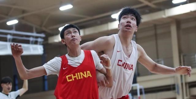 「徐昕」一生之敌！17分11板国青小将爆发，核心已定？小周琦成最大对手！