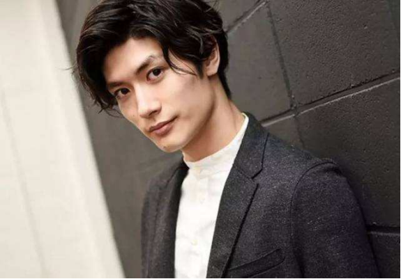 三浦春马|为何30岁的三浦春马选择自杀？幕后真相让人心寒