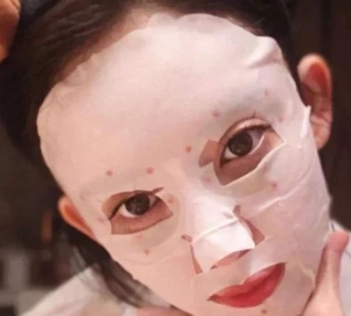 面膜 女生不管多少岁，别在“3个时辰”贴面膜，不但费钱可能还不管用