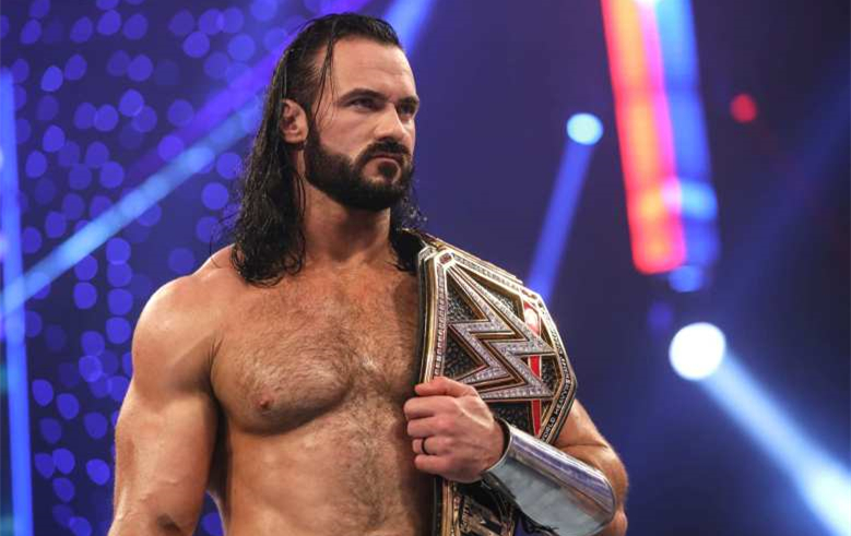 wwe|现任WWE冠军宣布新冠中招，小妖精“施法”灼伤兰迪双眼