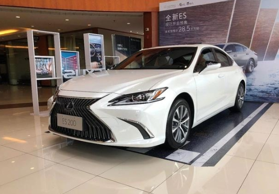 雷克萨斯ES:奥迪A6L和雷克萨斯ES哪款车档次高,应该如何选择?